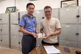Trả lại hơn 120 triệu đồng cho nữ hành khách bỏ quên trên tàu SE2