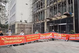 Cư dân mòn mỏi đòi nhà chung cư Harmony Square