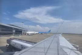 Nhiên liệu hàng không vẫn căng thẳng, nhiều hãng phải cắt giảm đường bay