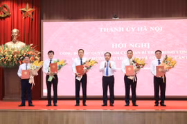 Hà Nội điều động, luân chuyển một loạt lãnh đạo Sở ngành, địa phương