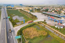 Cần có quy chuẩn cho hệ thống sạc điện tại các trạm dừng nghỉ cao tốc 