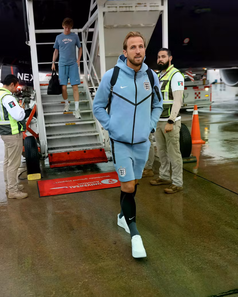 20260704-175542-684-harry-kane-9-england-disembarks-1092956094.jpg