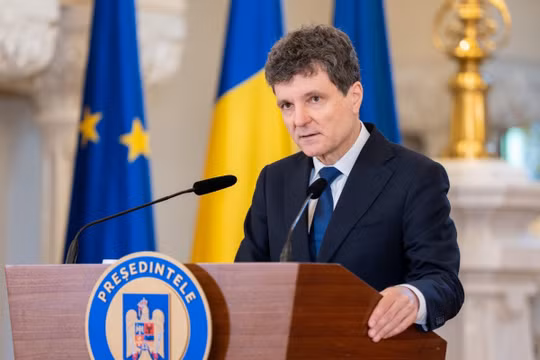 Nước cờ rủi ro của Tổng thống Romania