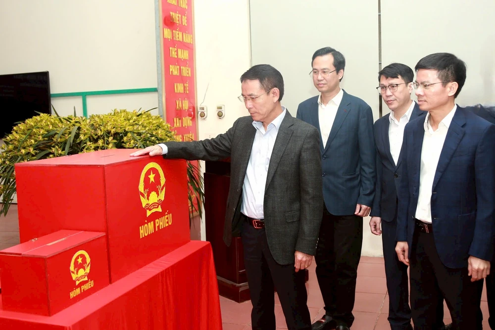 Phó Bí thư Thường trực Thành ủy Hà Nội: Phải quan tâm tổ chức bỏ phiếu lưu động với cử tri già yếu, bệnh nặng