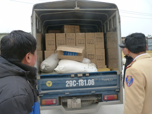 Tạm giữ 2000 đầu thu kỹ thuật số không rõ nguồn gốc ảnh 1