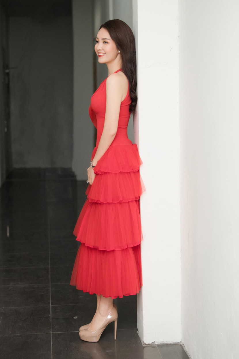 “Khi nghe những tin đồn như vậy, tôi chỉ biết cười và cho miễn nhiễm với những tiêu cực đang hướng về mình. Tôi cho rằng, khi mình được lựa chọn ở vị trí nào, từ người dẫn chương trình, đại sứ các chương trình xã hội hay nhãn hàng thì đều có ban tổ chức để lựa chọn. Không ai dám giao vai trò đại sứ cho những người có hình ảnh không tốt hay năng lực còn hạn chế”, Á hậu Thụy Vân khẳng định.