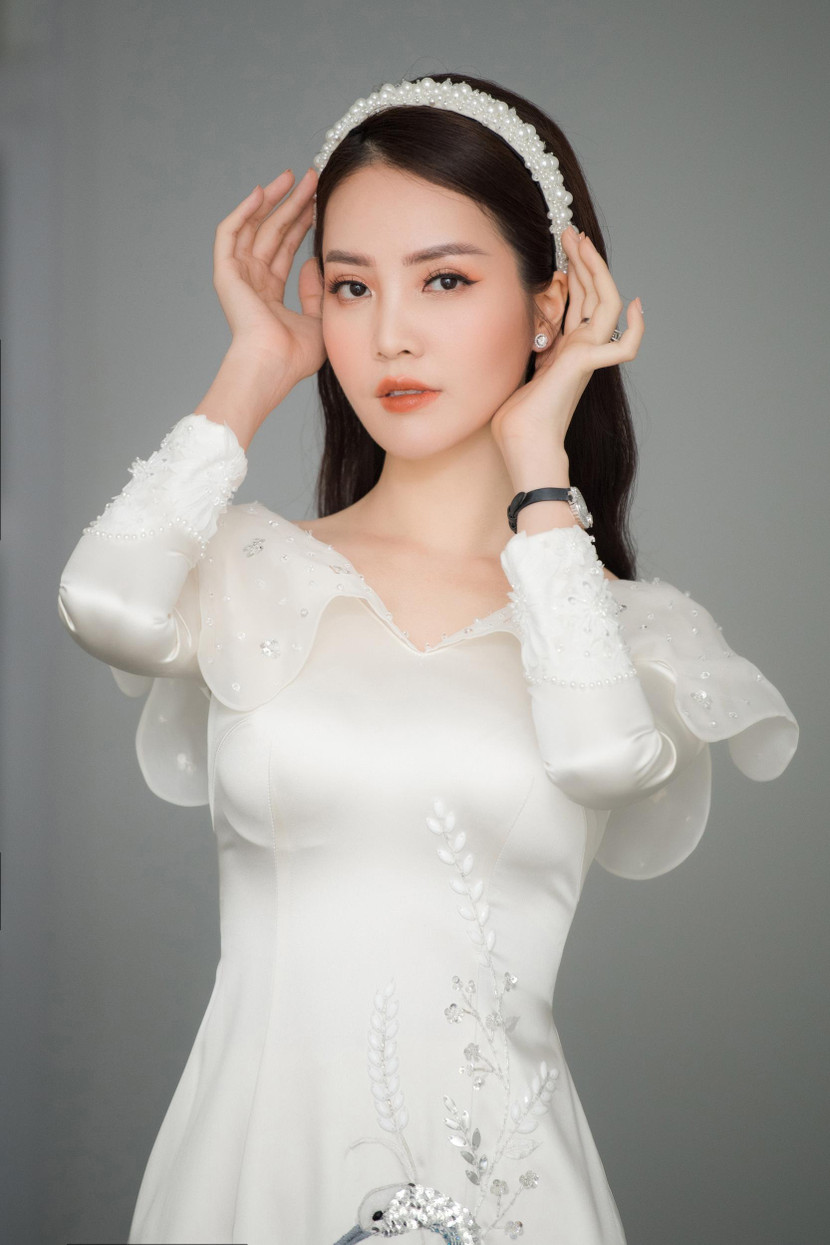 Á hậu Thụy Vân nói thêm: “Nếu cuộc đời của mình luôn được ưu ái thì có lẽ tôi cũng không phải vất vả ngược xuôi như hiện tại để cố gắng, nỗ lực với nghề nghiệp”.