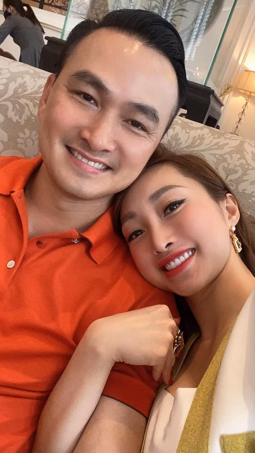 Chi Bảo hạnh phúc bên người vợ thứ ba