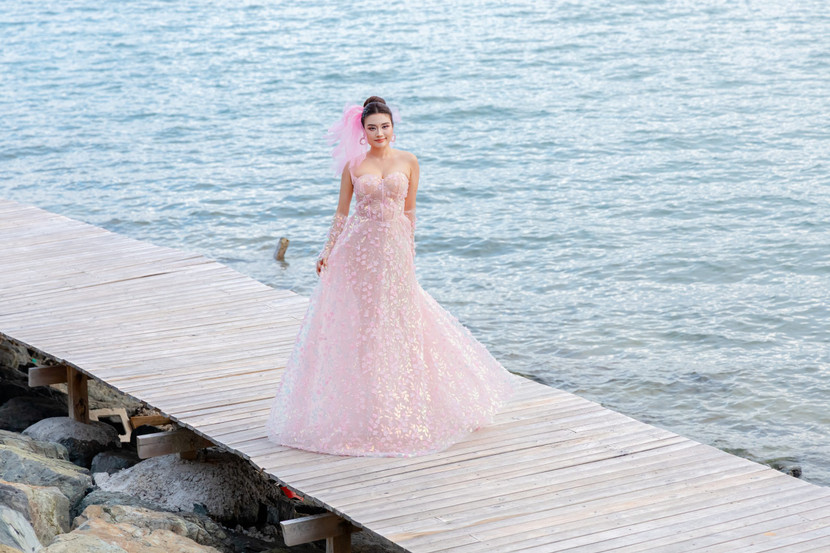 Hoa hậu Trí tuệ Thục Uyên – “nàng thơ” của các bộ sưu tập thời trang trong phần vedette kết show