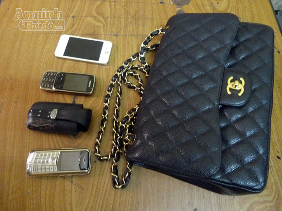 Thiếu nữ sập bẫy tên cướp bảnh trai trong khách sạn ảnh 2