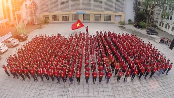 Xúc động MV Quốc ca được hàng ngàn người chung tay thực hiện ảnh 8