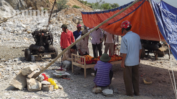 Hà Tĩnh: Lại sập mỏ đá, một công nhân tử vong ảnh 1