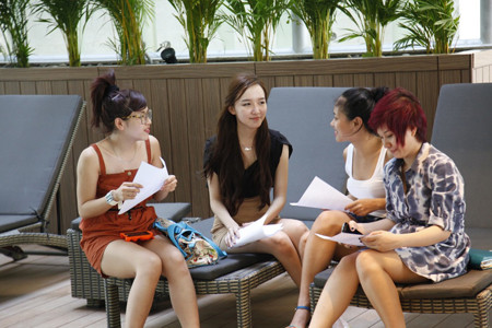 Xem 4 cô gái trẻ kể "Chuyện tình" ảnh 2