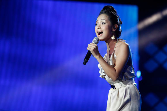 Quốc Trung lo lắng Hoàng Quyên trở thành "đối thủ" của Mỹ Tâm ảnh 8