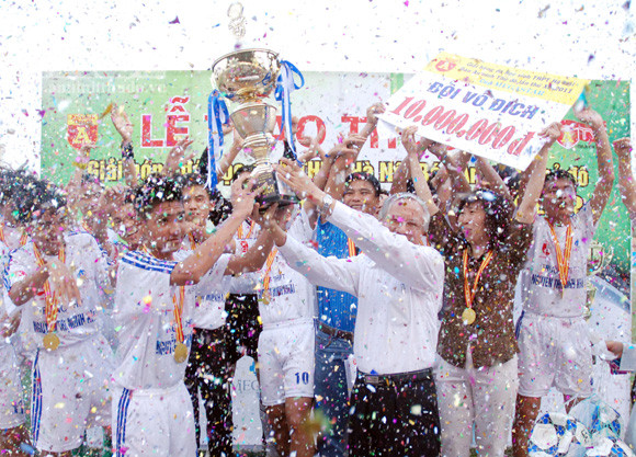 Giải bóng đá học sinh THPT Hà Nội - Báo ANTĐ lần thứ XII - 2012 ảnh 1