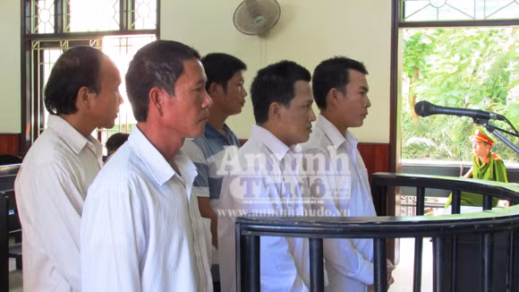 Coi thường mạng sống, thản nhiên mua bán “thần chết” ảnh 1