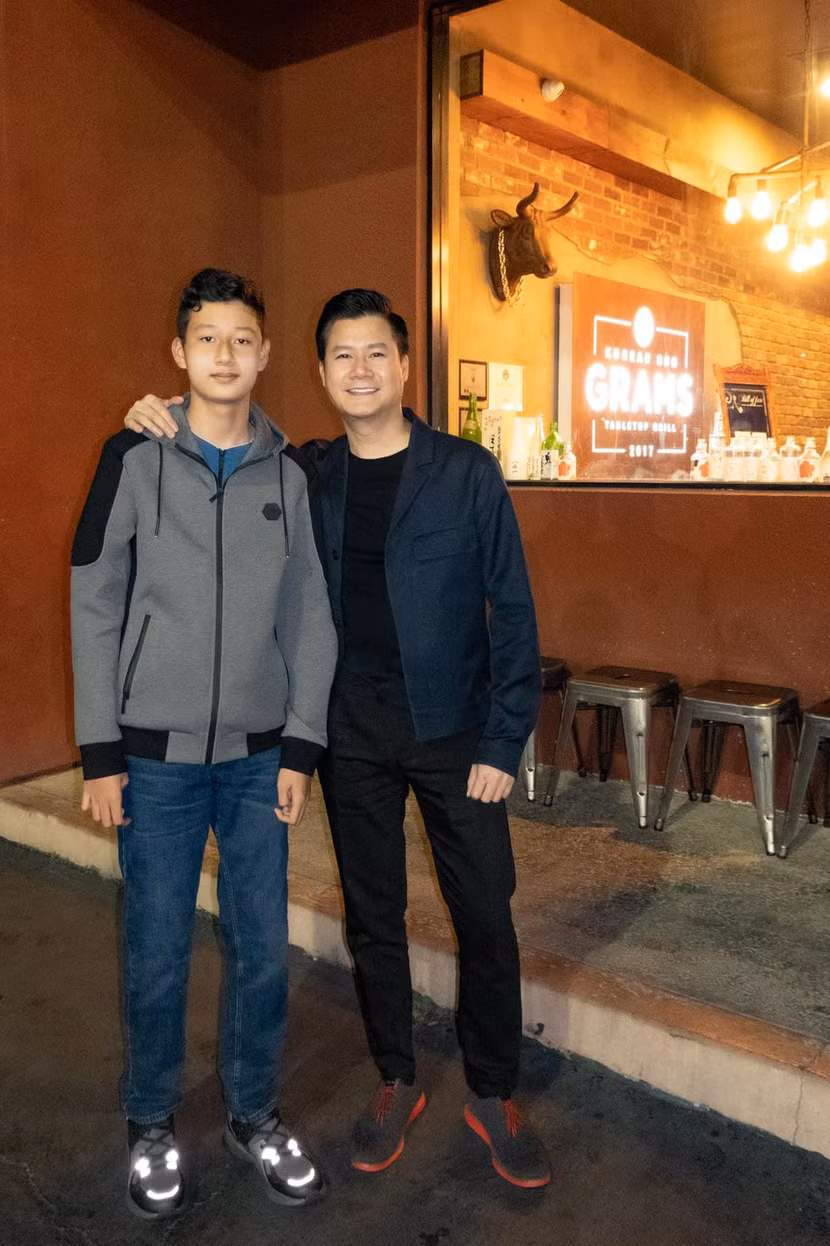 Vóc dáng lớn nhanh như thổi của con trai Quang Dũng