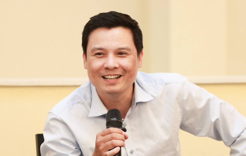 NSƯT Thiện Tùng đảm nhận vai trò Phó đạo diễn vở kịch "Tôi và chúng ta" phiên bản 2025, bên cạnh việc tham gia diễn xuất một vai trong tác phẩm