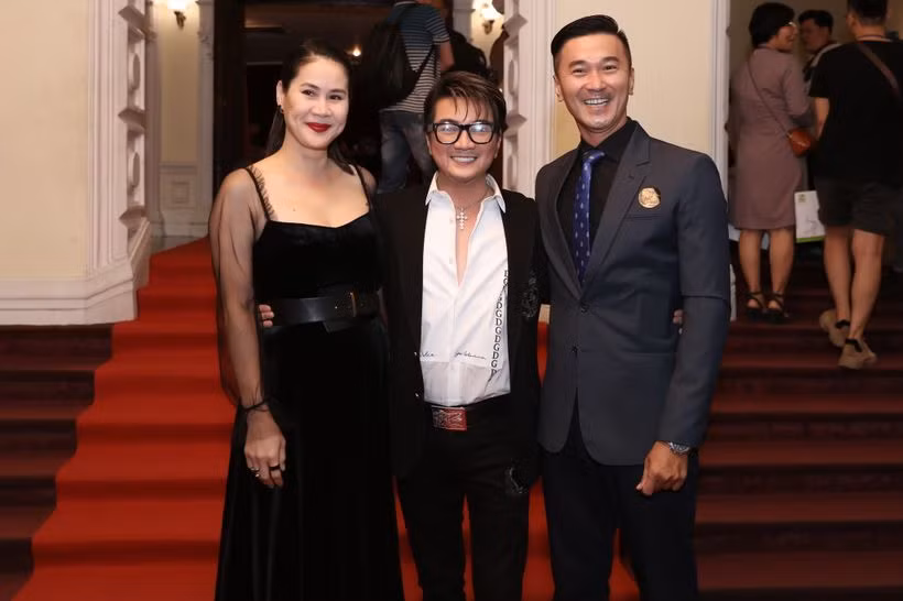 Thân Thúy Hà - Đàm Vĩnh Hưng - Quốc Cường