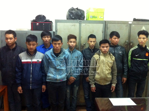 10 thanh niên sa vòng lao lý vì cướp 1 chiếc xe máy ảnh 1