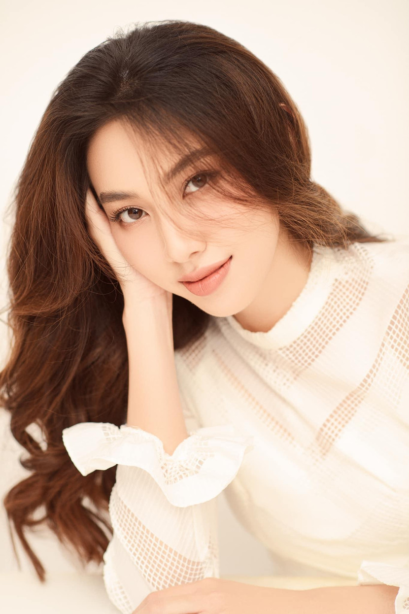 "Người đẹp Nhân ái" Nguyễn Thúc Thùy Tiên