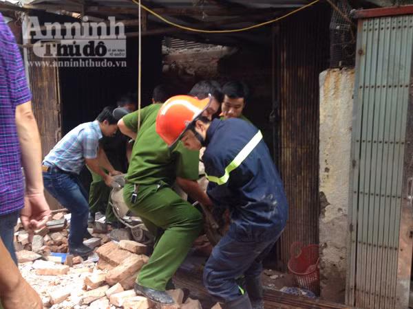 Vụ sập nhà Pháp cổ tại Hà Nội: 2 người tử vong, 6 người bị thương ảnh 12