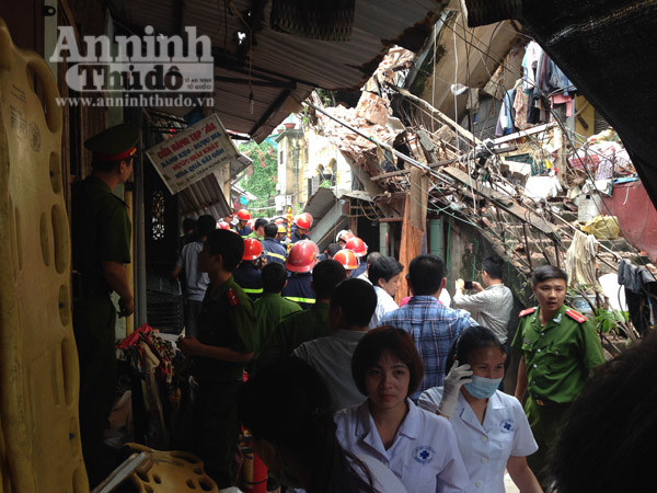 Vụ sập nhà Pháp cổ tại Hà Nội: 2 người tử vong, 6 người bị thương ảnh 14