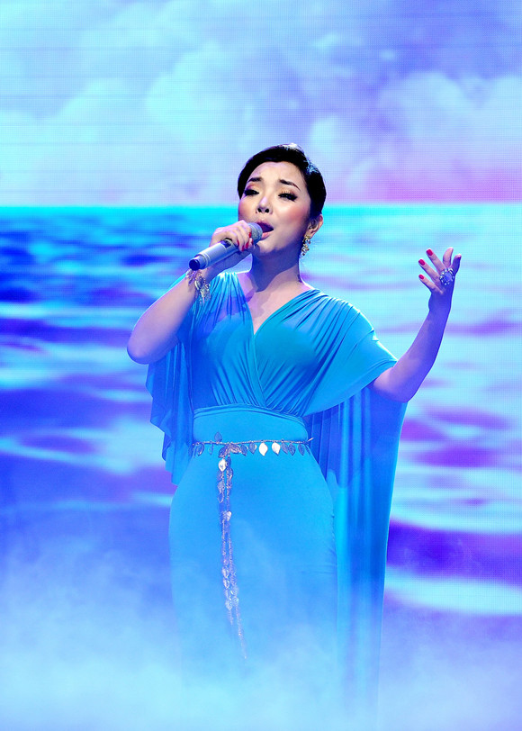 "Sẽ mãi yêu anh" giành giải ca khúc được yêu thích nhất trong tháng ảnh 4