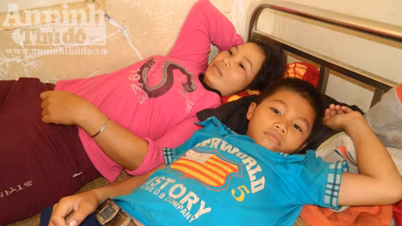 Hai mẹ con chị Bành nhập viện vì nghi nhiễm độc