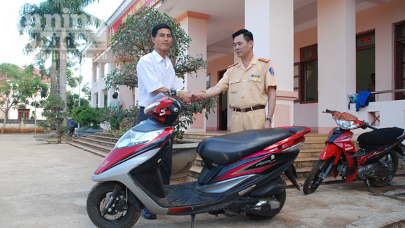 CSGT trao trả xe bị mất cắp cho người dân ảnh 1