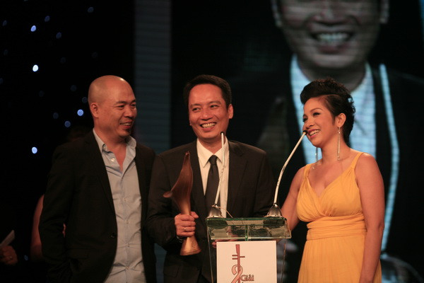 Vợ chồng diva Mỹ Linh thắng lớn tại giải Âm nhạc Cống hiến ảnh 1