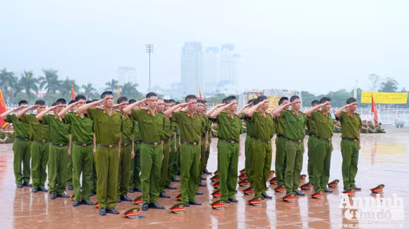 Sở Cảnh sát PCCC Hà Nội: Sôi nổi Hội thi điều lệnh CAND năm 2012 ảnh 2