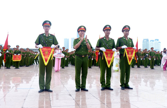 Sở Cảnh sát PCCC Hà Nội: Sôi nổi Hội thi điều lệnh CAND năm 2012 ảnh 10