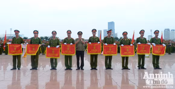 Sở Cảnh sát PCCC Hà Nội: Sôi nổi Hội thi điều lệnh CAND năm 2012 ảnh 9