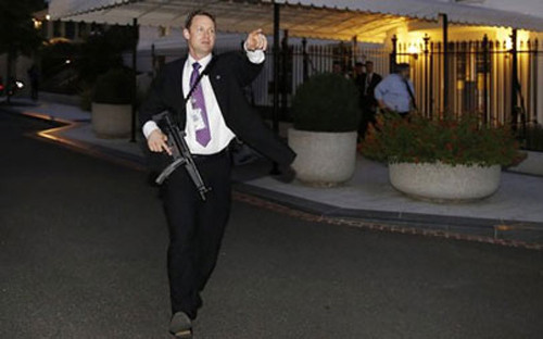 8 tuyên truyền viên dịch Ebola bị sát hại dã man trong vùng bệnh ảnh 3