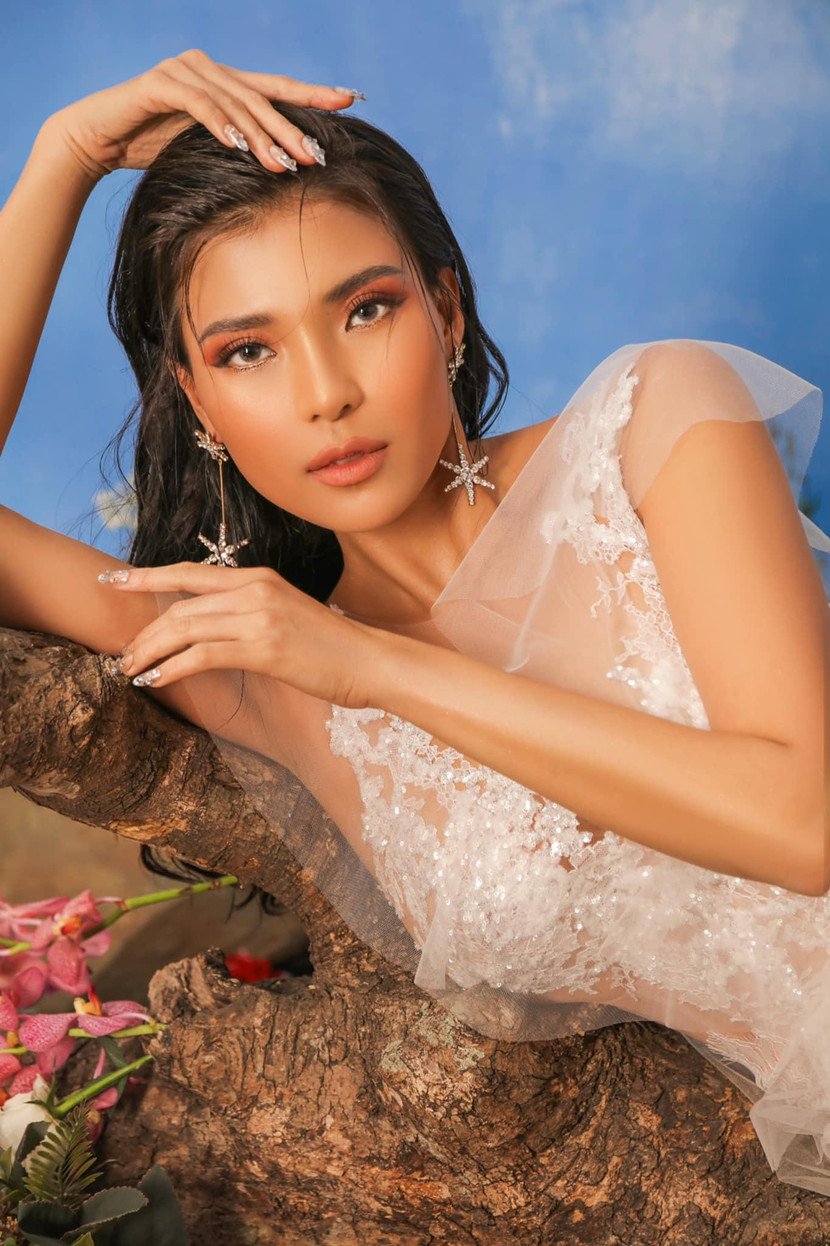 Thúy Diễm không rút khỏi danh sách đề cử Top 5 nhưng không kêu gọi mọi người bình chọn cho mình