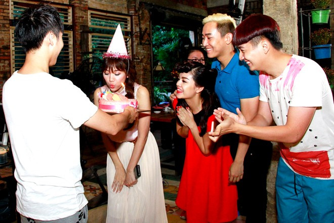 Hari Won đón tuổi mới bên Sơn Tùng M-TP ảnh 5