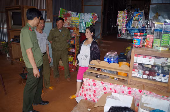 Rượu vào mang dao đi cướp tài sản ảnh 2