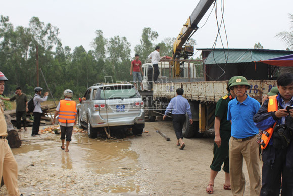Tìm thấy thi thể Phó giám đốc Sở Công thương Nghệ An bị lũ cuốn trôi ảnh 1
