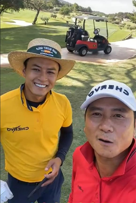 Thời điểm xảy ra vụ tố, Hồng Đăng và Hồ Hoài Anh đang có mặt tại Tây Ban Nha nơi xảy ra vụ việc Thời điểm xảy ra vụ tố, Hồng Đăng và Hồ Hoài Anh đang có mặt tại Tây Ban Nha nơi xảy ra vụ việc