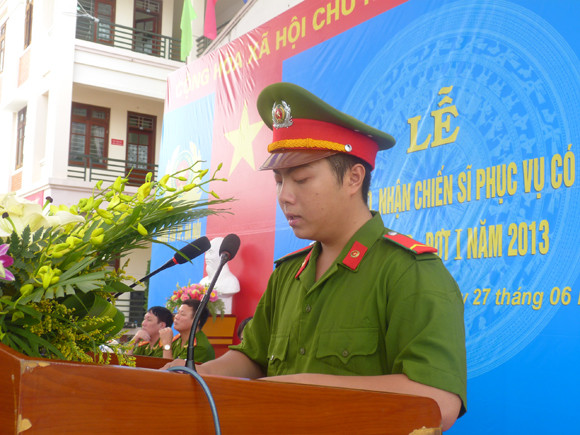 Bế giảng lớp huấn luyện chiến sỹ phục vụ có thời hạn trong CAND ảnh 6 Bế giảng lớp huấn luyện chiến sỹ phục vụ có thời hạn trong CAND ảnh 6