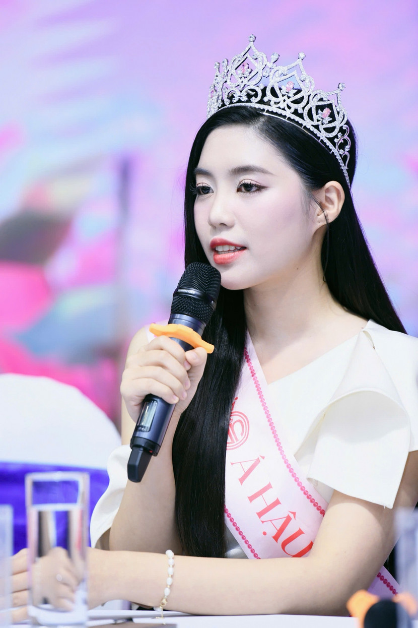 Á hậu 1 Trần Ngọc Châu Anh