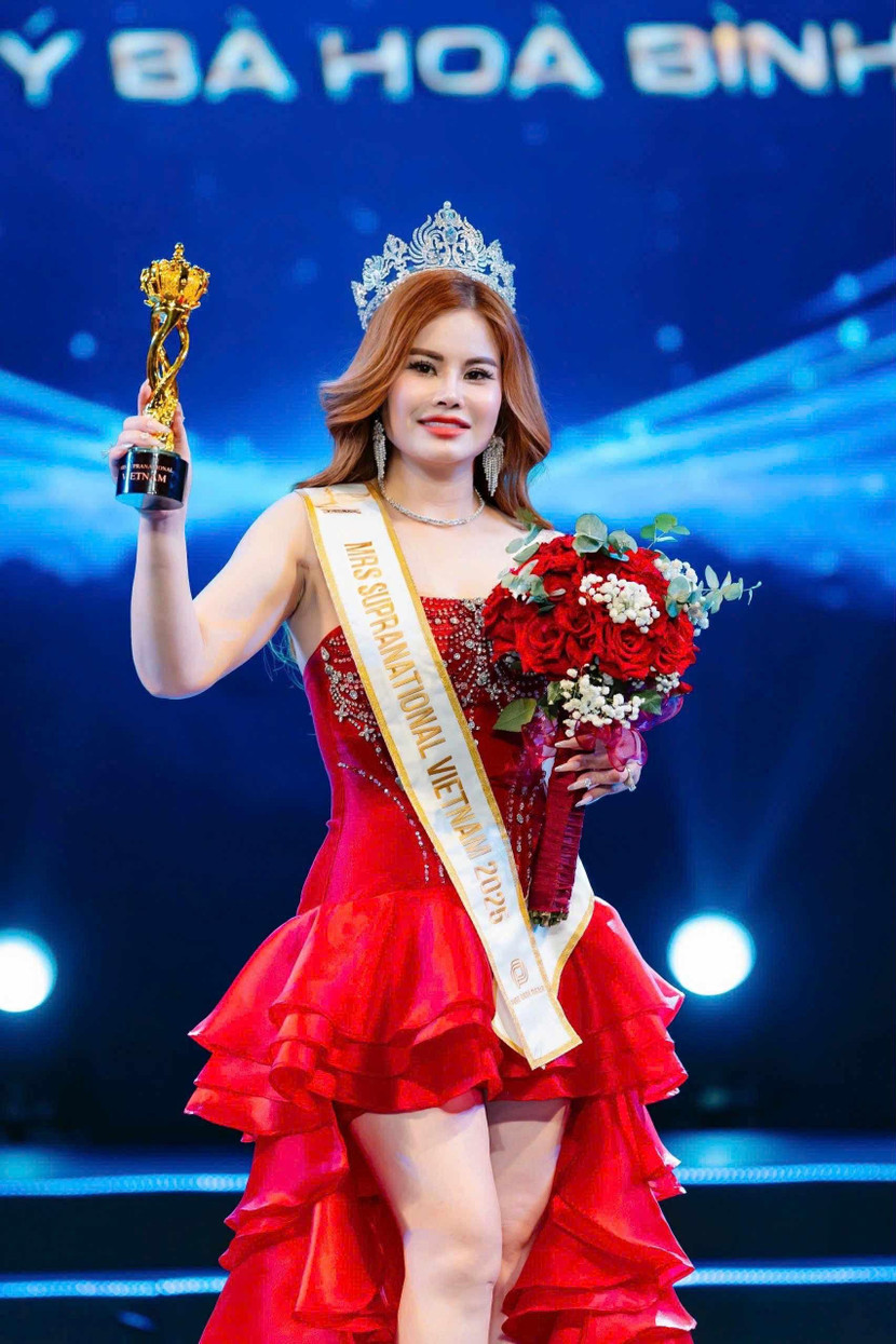 Á hậu 1 "Mrs Grand Vietnam 2025" Nguyễn Thị Huyên Á hậu 1 "Mrs Grand Vietnam 2025" Nguyễn Thị Huyên