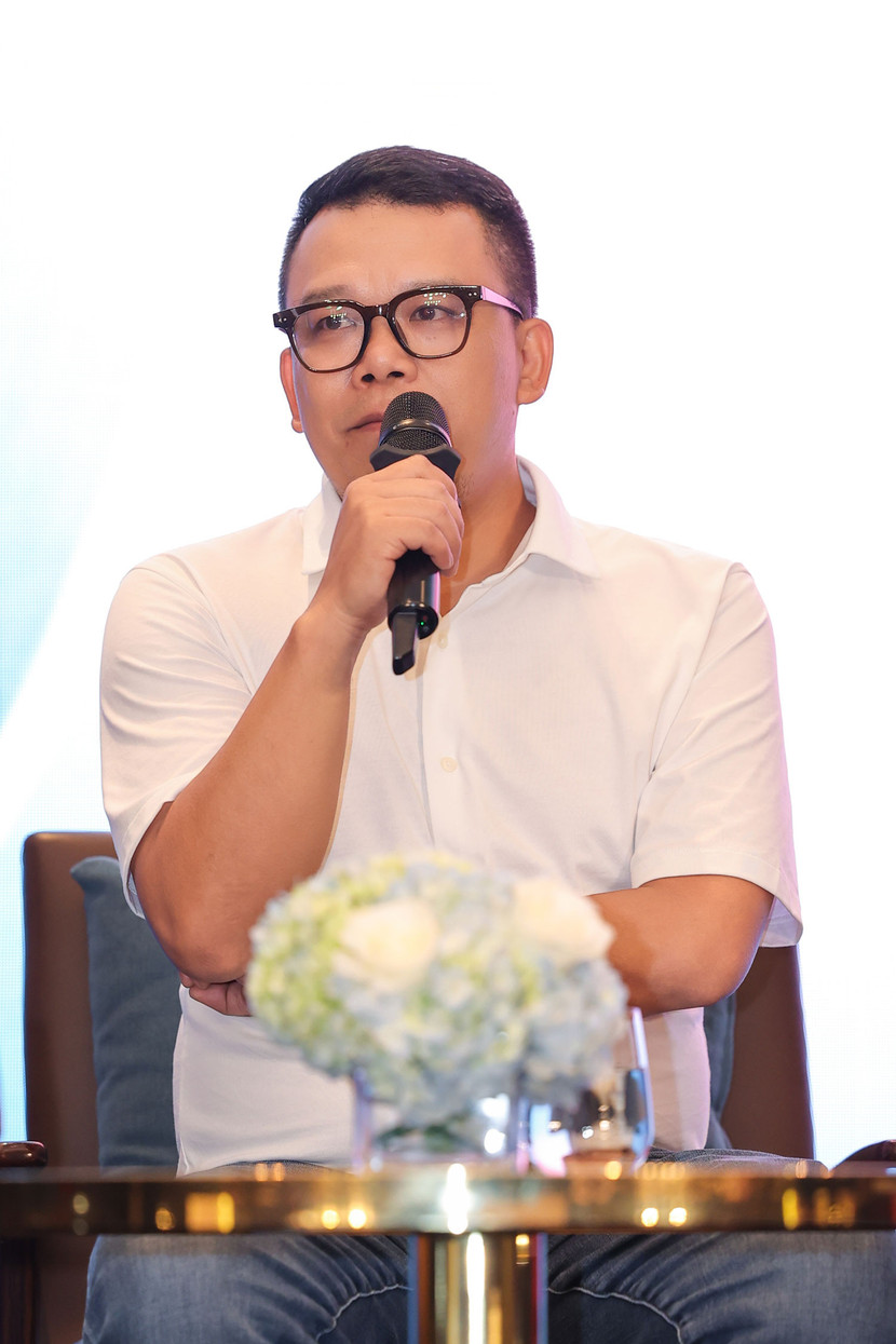 Nhạc sĩ Hồng Kiên chia sẻ về NSND Mai Hoa Nhạc sĩ Hồng Kiên chia sẻ về NSND Mai Hoa