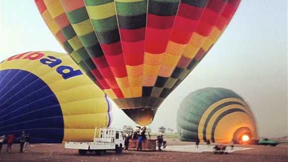 Luxor, Ai Cập: Cấm bay bằng khinh khí cầu ảnh 1