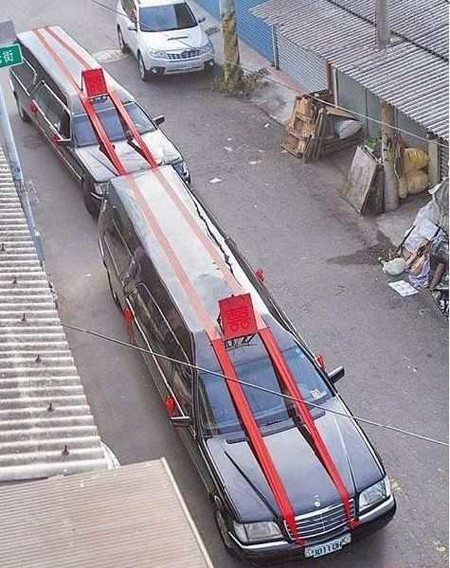 Đám cưới kì quặc: Chọn ngày xấu, rước dâu bằng...xe tang! ảnh 2