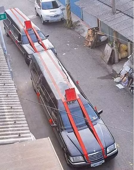 Đám cưới kì quặc: Chọn ngày xấu, rước dâu bằng...xe tang! ảnh 2