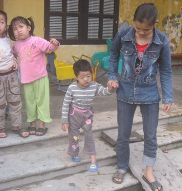 Tìm tung tích bé gái tật nguyền bị xâm hại rồi “bỏ” chốn cửa Thiền ảnh 6