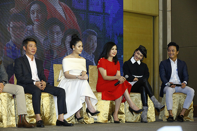 Dàn diễn viên tài năng tại buổi họp báo ra mắt phim "Hướng dương ngược nắng"