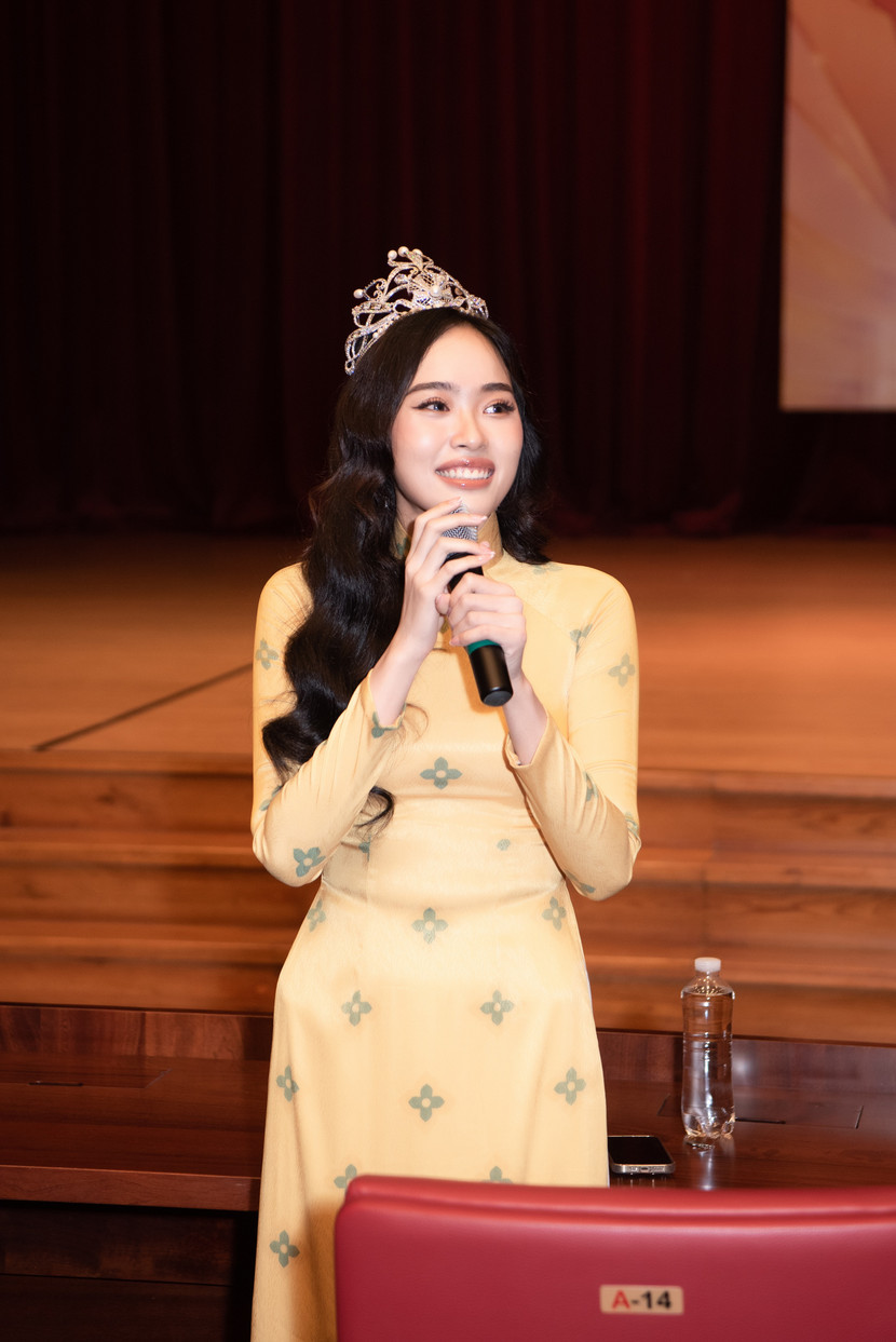 Người đẹp Thảo Vy đại diện cho tỉnh Bình Định Người đẹp Thảo Vy đại diện cho tỉnh Bình Định